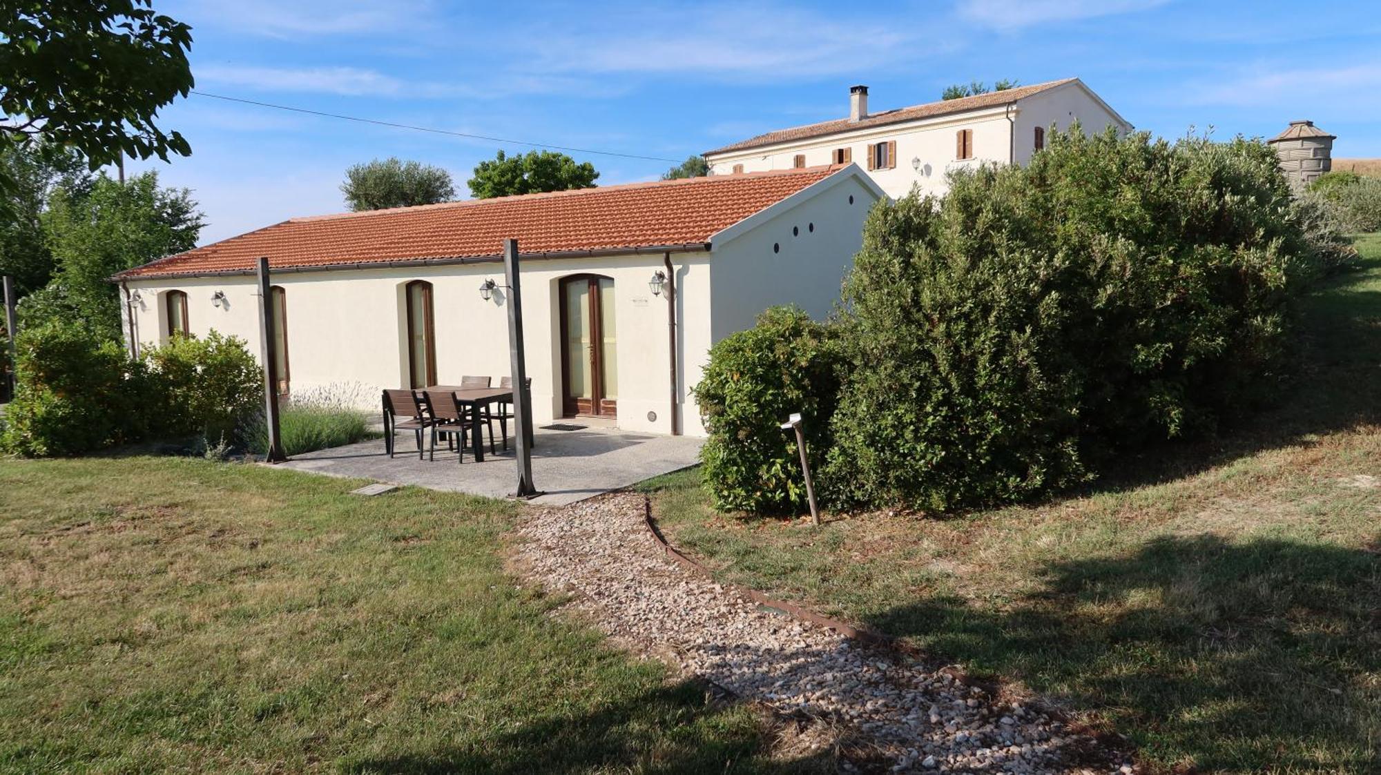 Rustico Del Bozzo Guest House Castelleone di Suasa Exterior photo