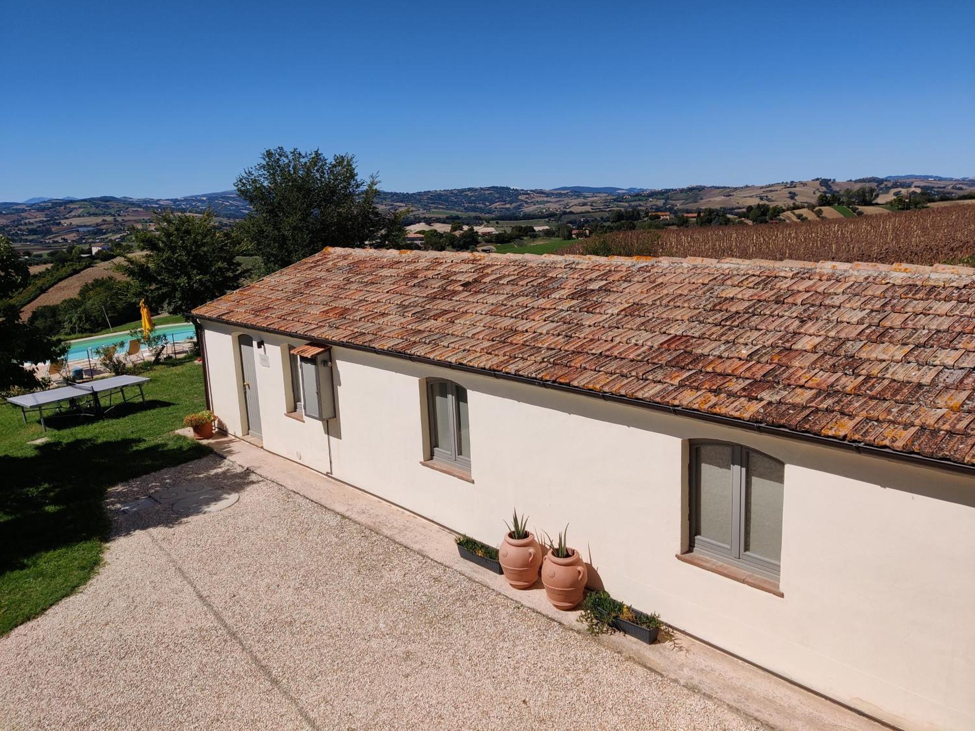 Rustico Del Bozzo Guest House Castelleone di Suasa Exterior photo