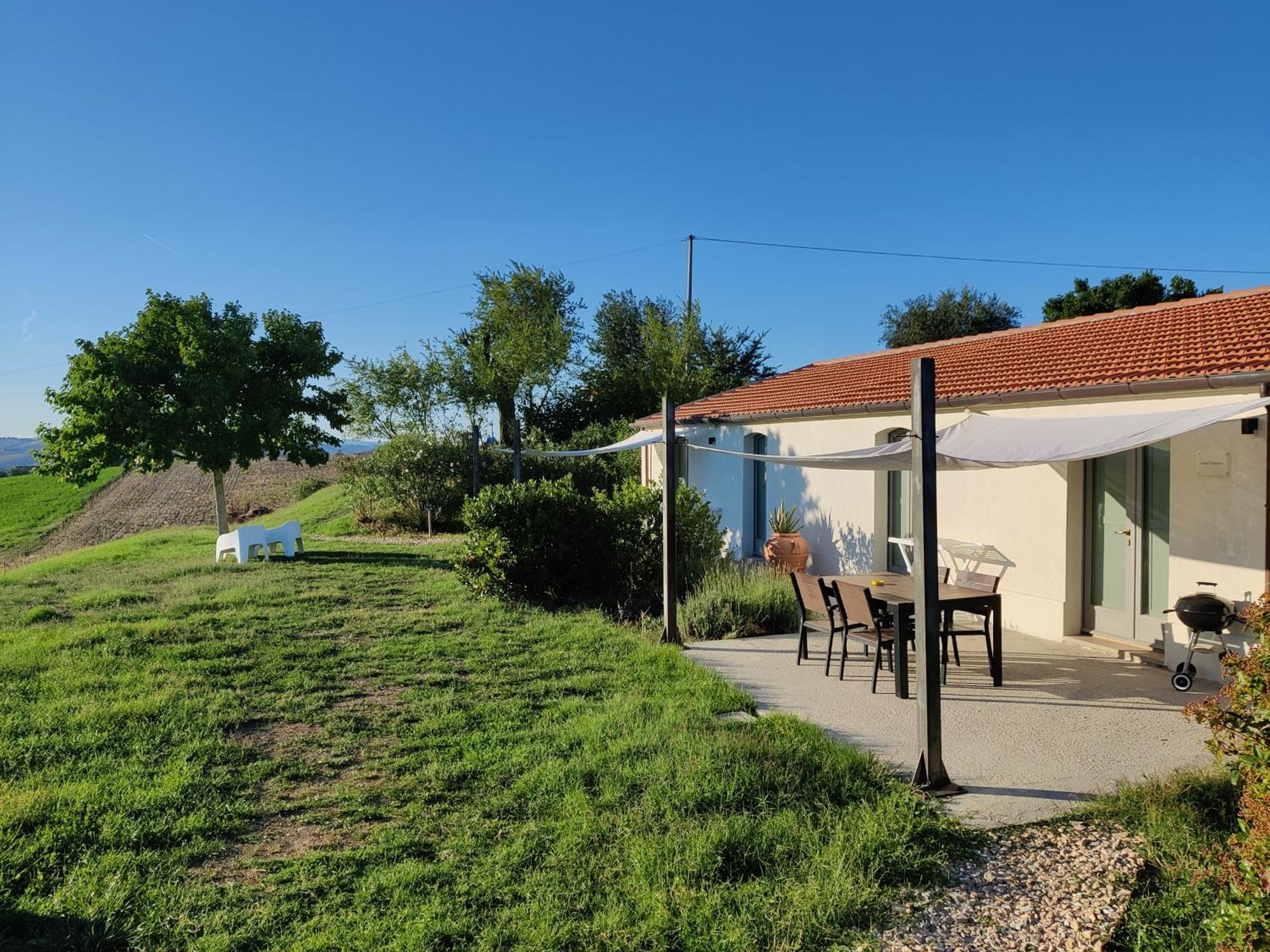 Rustico Del Bozzo Guest House Castelleone di Suasa Exterior photo
