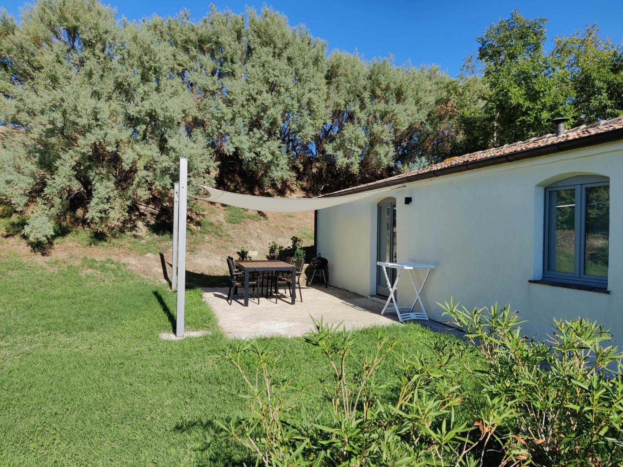Rustico Del Bozzo Guest House Castelleone di Suasa Exterior photo