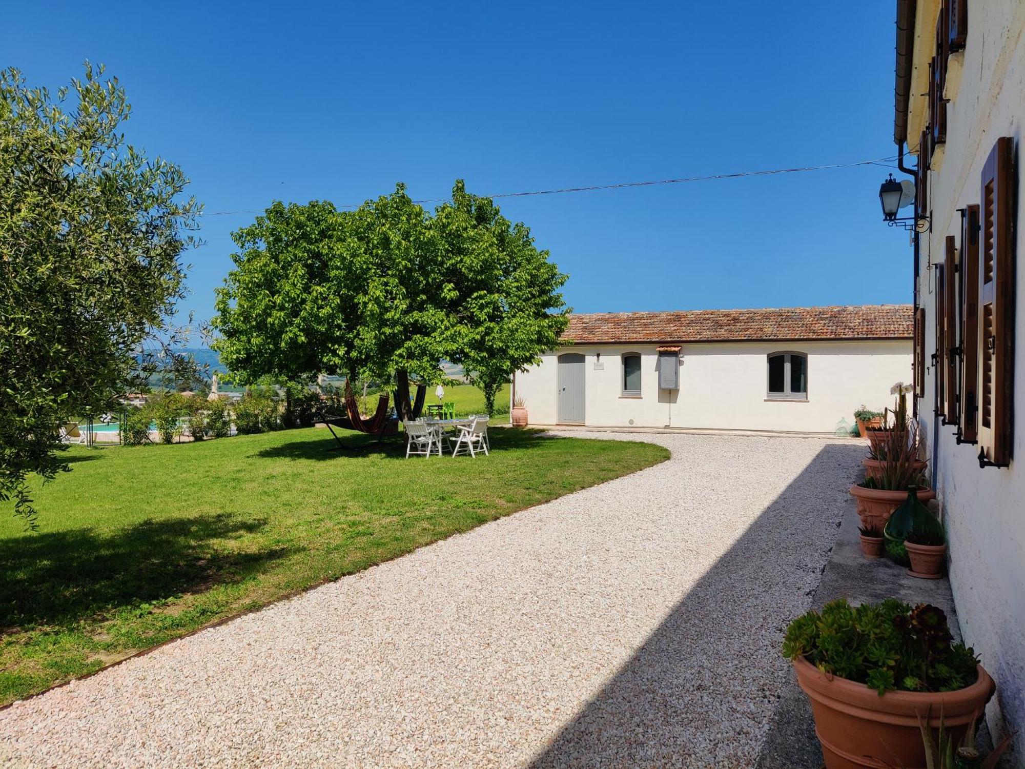 Rustico Del Bozzo Guest House Castelleone di Suasa Exterior photo