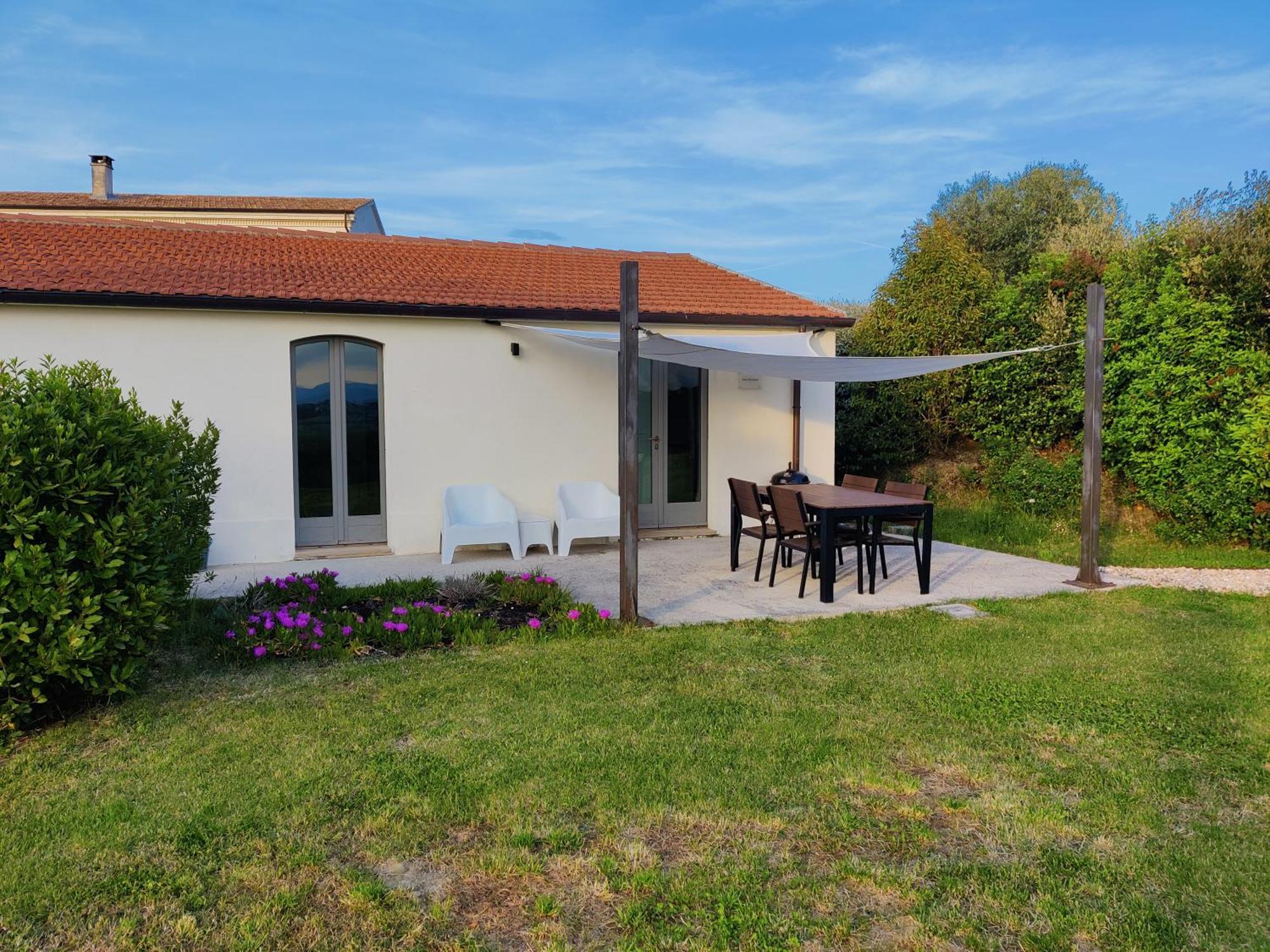 Rustico Del Bozzo Guest House Castelleone di Suasa Exterior photo