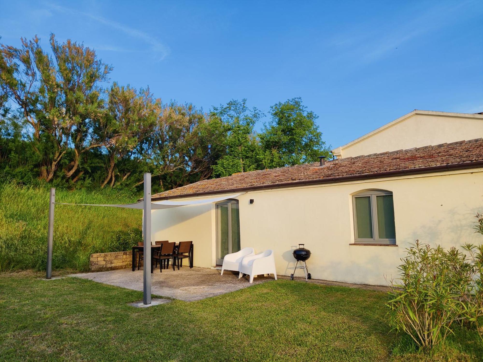 Rustico Del Bozzo Guest House Castelleone di Suasa Exterior photo