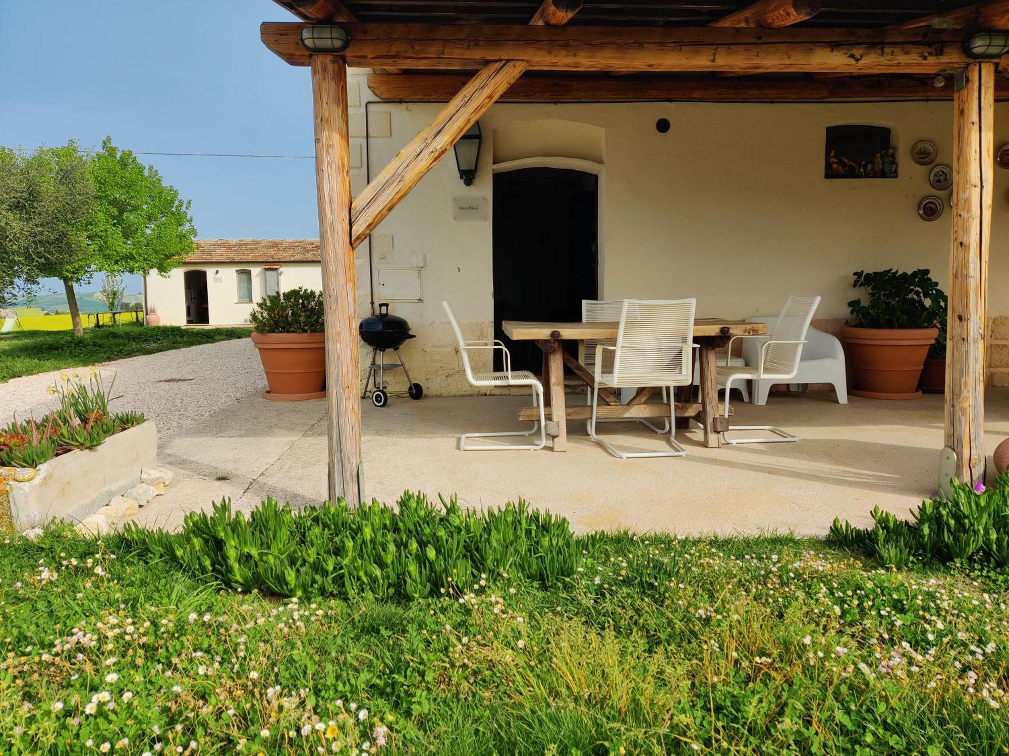 Rustico Del Bozzo Guest House Castelleone di Suasa Exterior photo