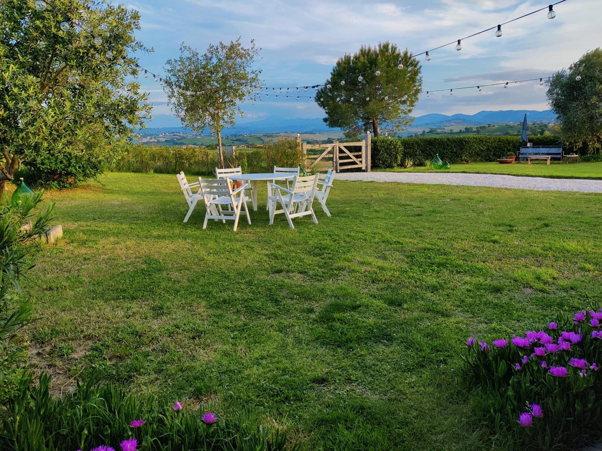 Rustico Del Bozzo Guest House Castelleone di Suasa Exterior photo