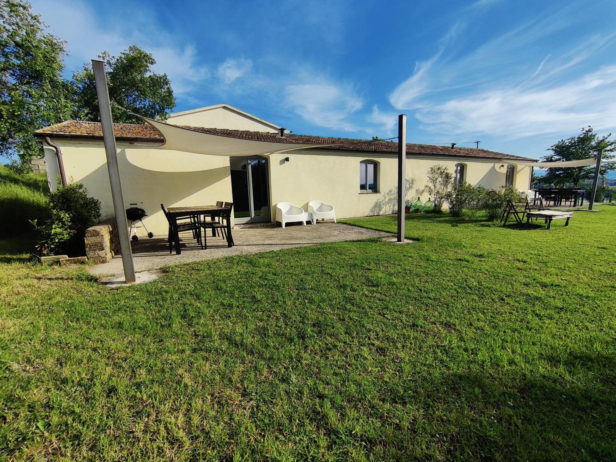 Rustico Del Bozzo Guest House Castelleone di Suasa Exterior photo